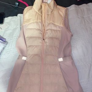 LULU LEMON vest in good condition size 2